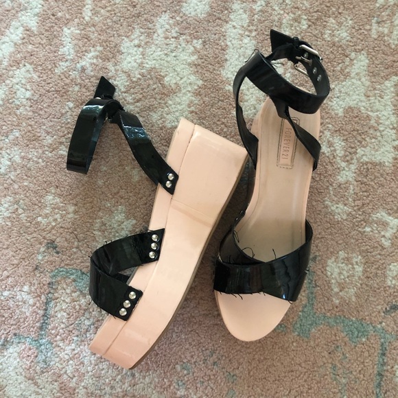 Platform heels - Picture 2 of 4